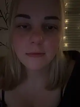 ItsLxsa online show from 11-29-25, 11:27