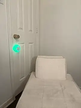 Snapshot of RawHoneyTrap chatting on 11-23-25, 07:40 RawHoneyTrap online show from 11-23-25, 07:40