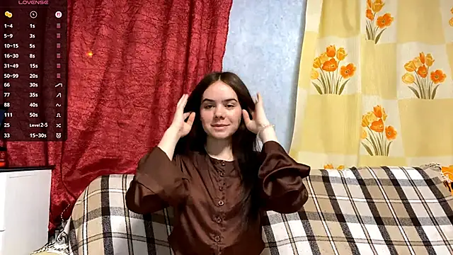 Lia rise online show from 10-10-25, 04:08