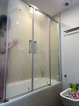 Snapshot of prettylittlefooxy chatting on 11-12-25, 11:14 prettylittlefooxy online show from 11-12-25, 11:14