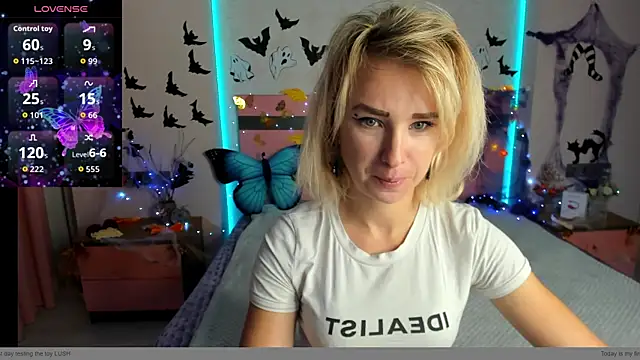 Snapshot of MeryMidnight chatting on 10-20-25, 05:31 MeryMidnight online show from 10-20-25, 05:31
