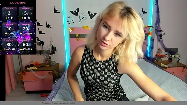 Snapshot of MeryMidnight chatting on 10-21-25, 05:40 MeryMidnight online show from 10-21-25, 05:40