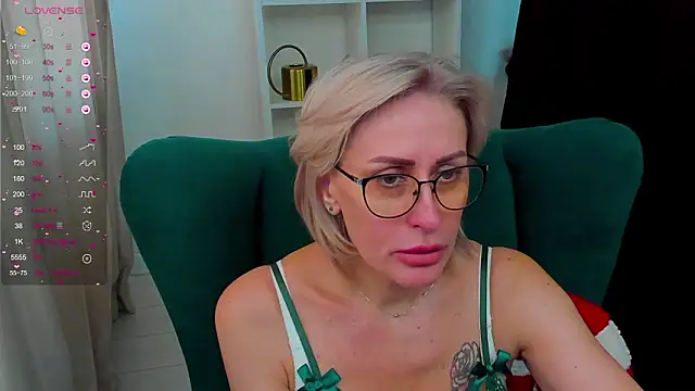 Snapshot of PamellaMurphy chatting on 03-02-26, 04:24 PamellaMurphy online show from 03-02-26, 04:24