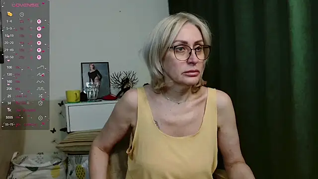 Snapshot of PamellaMurphy chatting on 04-21-26, 04:41 PamellaMurphy online show from 04-21-26, 04:41