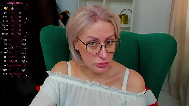 Snapshot of PamellaMurphy chatting on 02-27-26, 04:12 PamellaMurphy online show from 02-27-26, 04:12