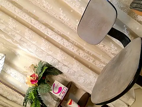 PrettyStranger online show from 04-02-26, 06:53