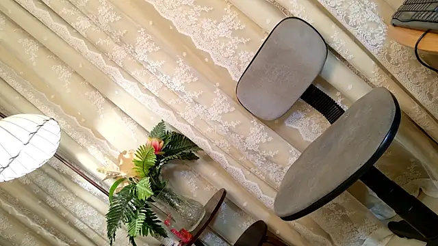 PrettyStranger online show from 11-25-25, 04:35