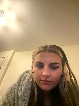 Snapshot of Summer21k chatting on 09-21-25, 09:09 Summer21k online show from 09-21-25, 09:09