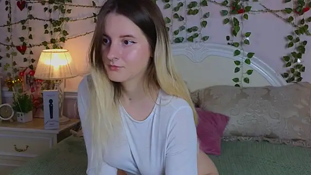 Sonia Meow online show from 11-10-25, 06:29