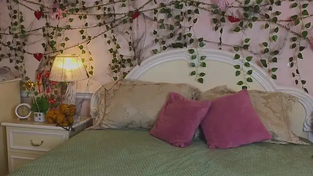 Sonia Meow online show from 10-20-25, 05:31