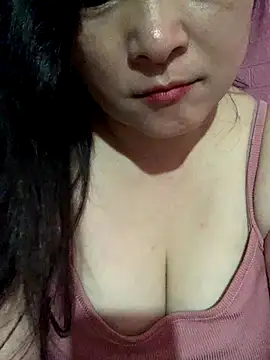 Snapshot of Star-sweet chatting on 10-18-25, 05:53 Star-sweet online show from 10-18-25, 05:53