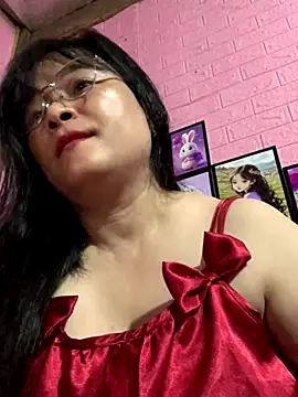 Snapshot of Star-sweet chatting on 10-12-25, 12:28 Star-sweet online show from 10-12-25, 12:28