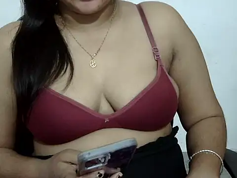 Mon-Luv online show from 12-04-25, 09:47