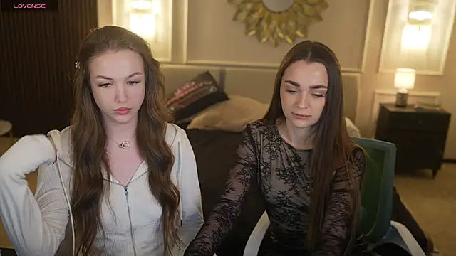 Ella 054 online show from 04-15-26, 10:32