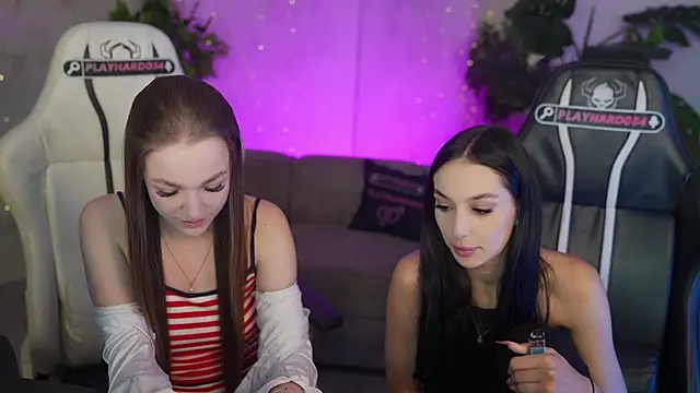 Snapshot of Ella_054 chatting on 07-13-26, 10:36 Ella 054 online show from 07-13-26, 10:36