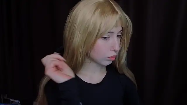 YukiMisa online show from 11-18-25, 02:42