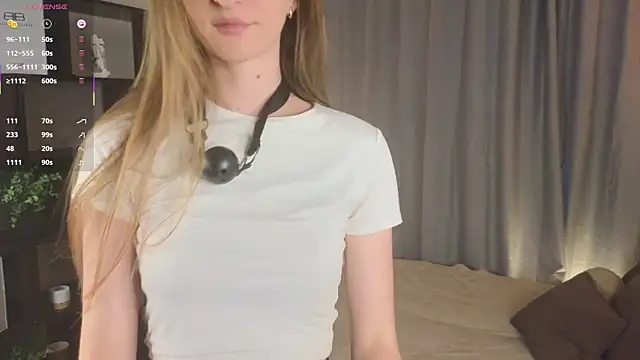 Snapshot of _Iry_ chatting on 10-04-25, 03:08  Iry  online show from 10-04-25, 03:08