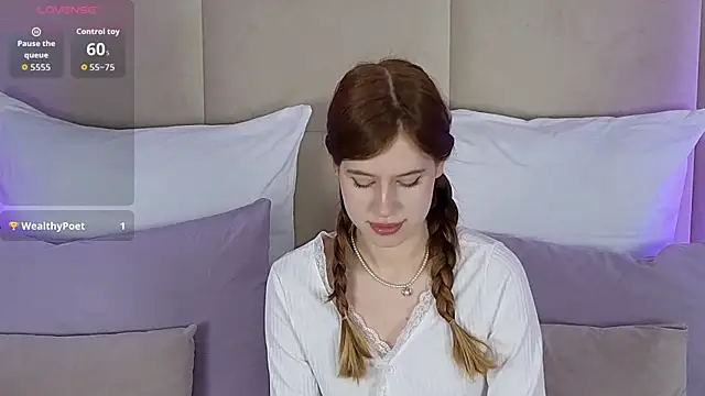 Snapshot of CarolaineMyers chatting on 10-09-25, 04:40 CarolaineMyers online show from 10-09-25, 04:40