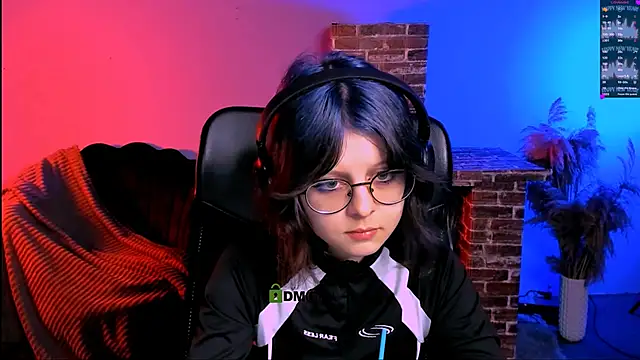 samanta hotty online show from 12-18-25, 08:01