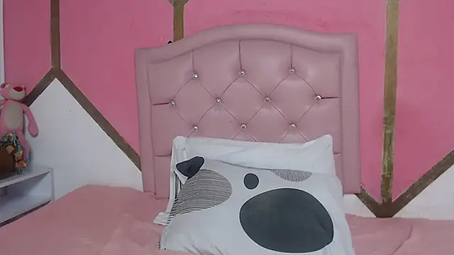 Mia Wilsom online show from 11-15-25, 12:09