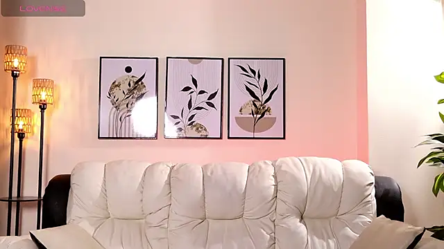 Violeta Foxz online show from 04-16-26, 09:39