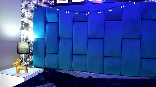 lux bitchx online show from 10-31-25, 03:47