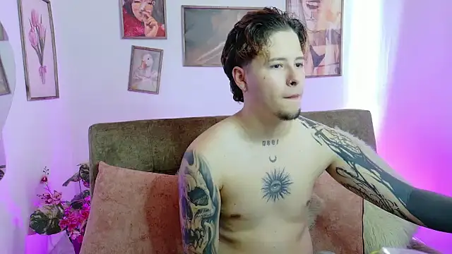  tylerr  online show from 10-02-25, 03:48