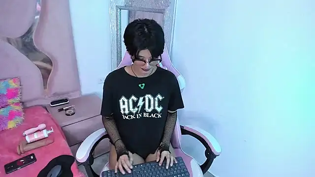 natsumiht online show from 09-20-25, 05:01