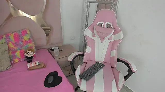 natsumiht online show from 10-04-25, 04:58