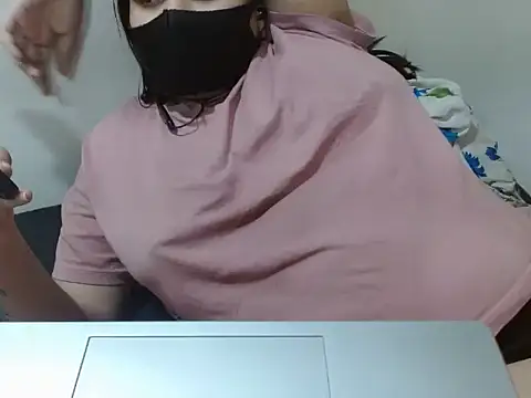 Snapshot of Nataliya_Singh chatting on 04-15-26, 07:58 Nataliya Singh online show from 04-15-26, 07:58