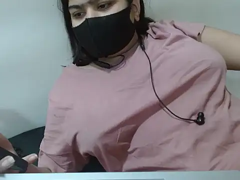 Snapshot of Nataliya_Singh chatting on 04-14-26, 01:05 Nataliya Singh online show from 04-14-26, 01:05