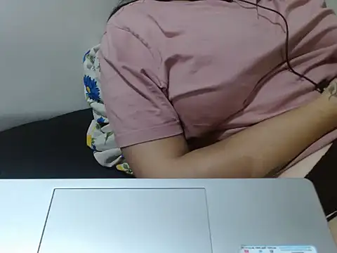 Snapshot of Nataliya_Singh chatting on 04-15-26, 06:12 Nataliya Singh online show from 04-15-26, 06:12