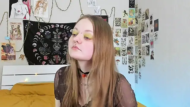 WonderConnie1 online show from 10-25-25, 01:01