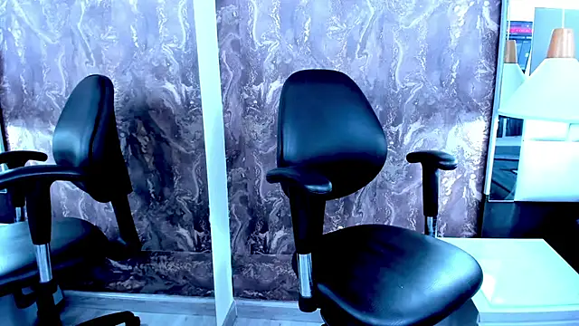 yiyisandoval online show from 09-12-25, 01:55