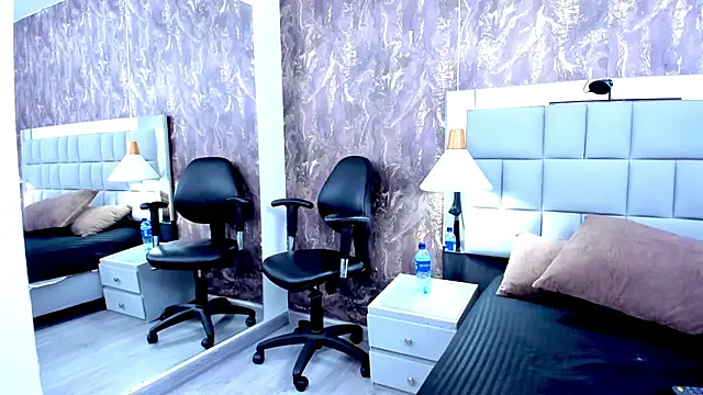 yiyisandoval online show from 09-24-25, 01:17