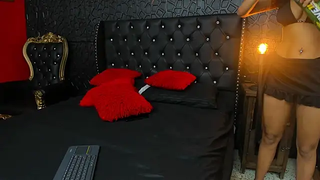 yiyisandoval online show from 09-19-25, 01:15