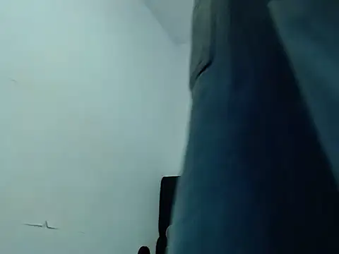 Snapshot of daniel_evans69 chatting on 10-15-25, 12:35 daniel evans69 online show from 10-15-25, 12:35