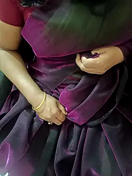 Snapshot of monaa-darling chatting on 10-06-25, 03:29 monaa-darling online show from 10-06-25, 03:29