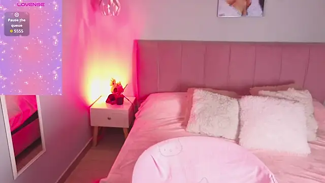 ela petit online show from 10-11-25, 08:43