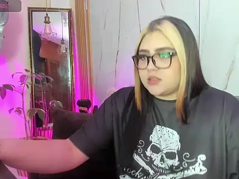 im bunny   online show from 12-19-25, 12:07