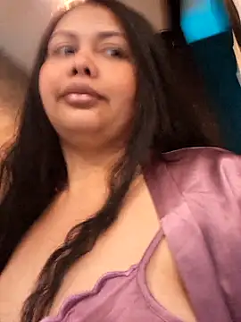 Snapshot of Alessandraa- chatting on 09-19-25, 03:38 Alessandraa- online show from 09-19-25, 03:38