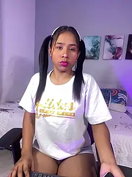 SophieW1 online show from 11-06-25, 12:20