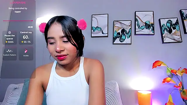 SophieW1 online show from 12-18-25, 12:20