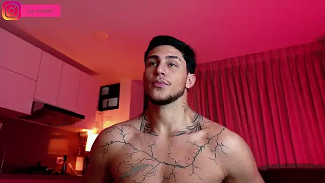 Snapshot of LeoCavalli_ chatting on 09-11-25, 02:28 LeoCavalli  online show from 09-11-25, 02:28