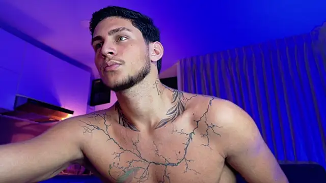 Snapshot of LeoCavalli_ chatting on 10-02-25, 10:07 LeoCavalli  online show from 10-02-25, 10:07