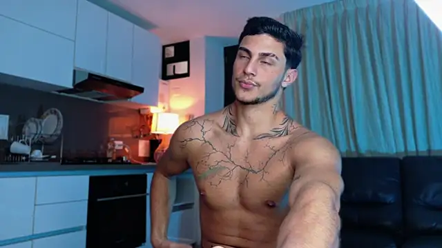 Snapshot of LeoCavalli_ chatting on 10-09-25, 04:40 LeoCavalli  online show from 10-09-25, 04:40