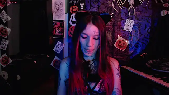 lilithword online show from 10-19-25, 01:14