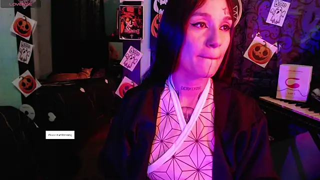 lilithword online show from 10-27-25, 01:01