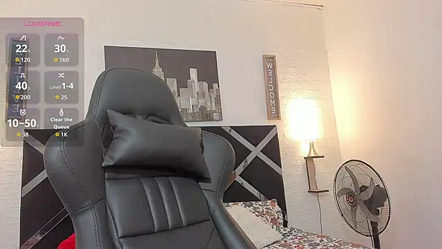 iamCharlotte19 online show from 10-02-25, 06:55