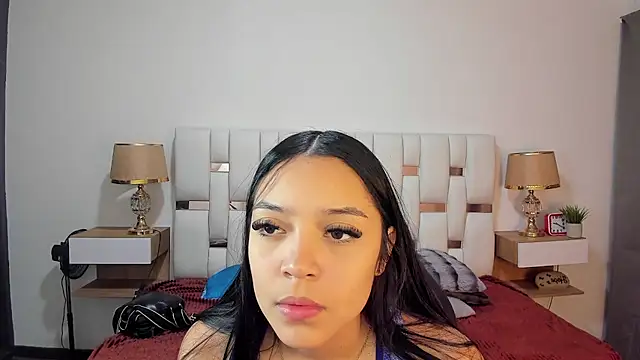 iamCharlotte19 online show from 07-17-26, 07:44